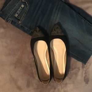 NWOT! Wild Diva flats, size 9